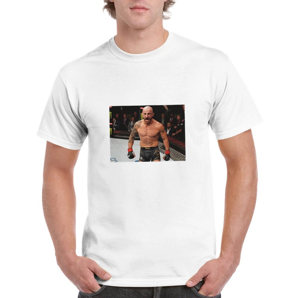 Champion's Essence: Alexander Volkanovski T-shirt - Premium MMA Fan Gear